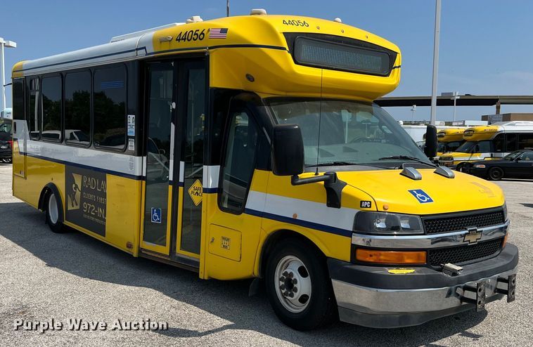 image for item LF9361 2017 Chevrolet Express G4500  shuttle bus