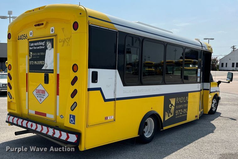 image for item LF9361 2017 Chevrolet Express G4500  shuttle bus