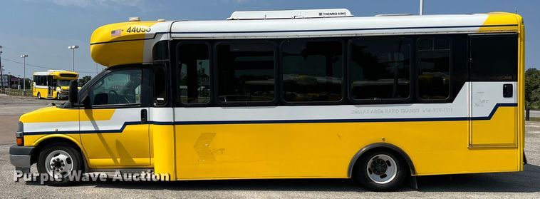 image for item LF9361 2017 Chevrolet Express G4500  shuttle bus