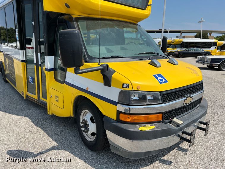 image for item LF9361 2017 Chevrolet Express G4500  shuttle bus