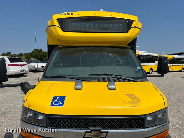 image for item LF9361 2017 Chevrolet Express G4500  shuttle bus