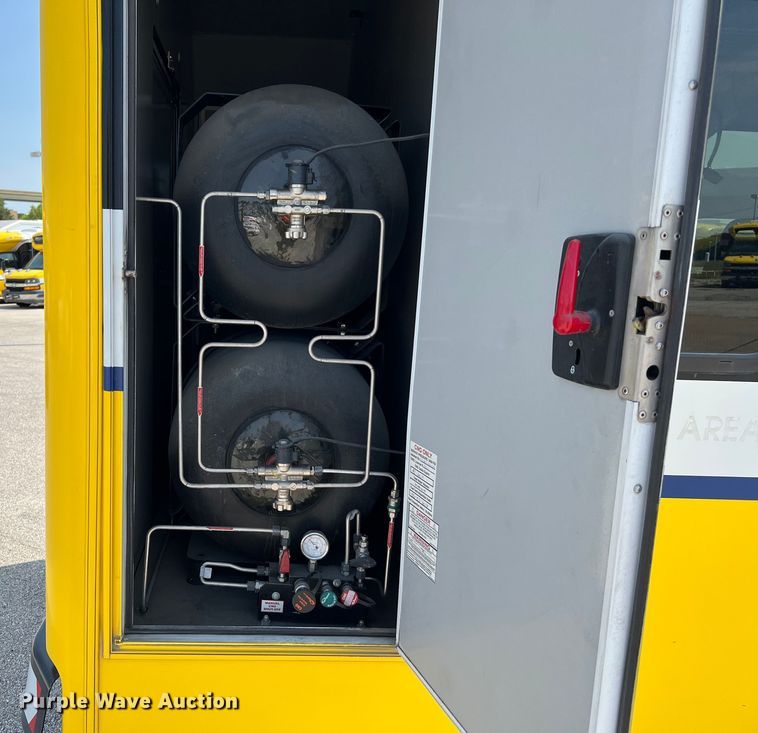 image for item LF9361 2017 Chevrolet Express G4500  shuttle bus