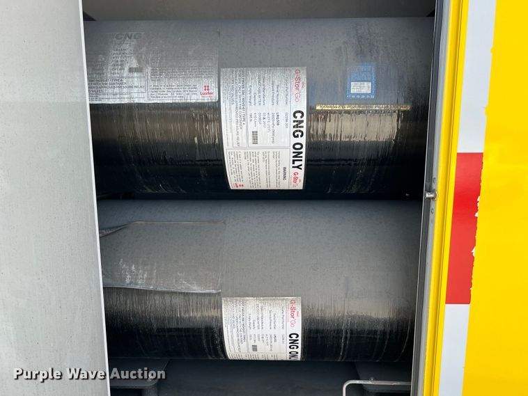 image for item LF9361 2017 Chevrolet Express G4500  shuttle bus