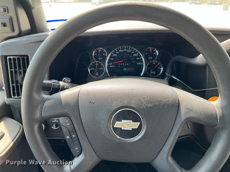 image for item LF9361 2017 Chevrolet Express G4500  shuttle bus