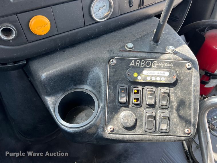 image for item LF9361 2017 Chevrolet Express G4500  shuttle bus