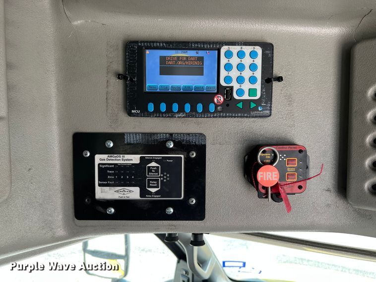 image for item LF9361 2017 Chevrolet Express G4500  shuttle bus