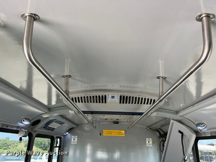 image for item LF9361 2017 Chevrolet Express G4500  shuttle bus