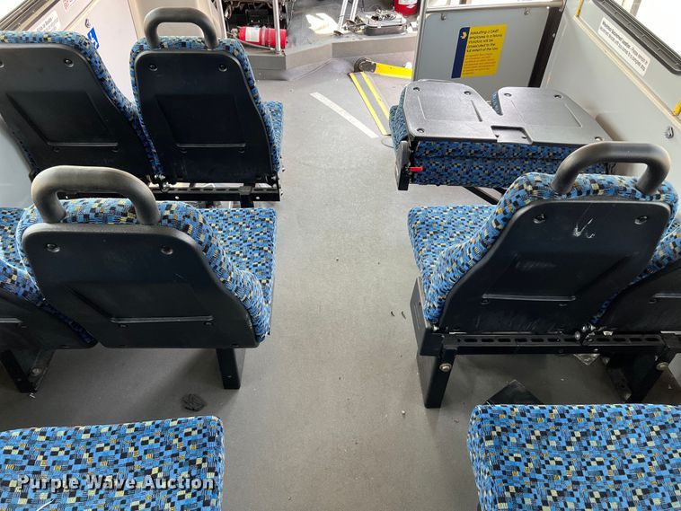 image for item LF9361 2017 Chevrolet Express G4500  shuttle bus