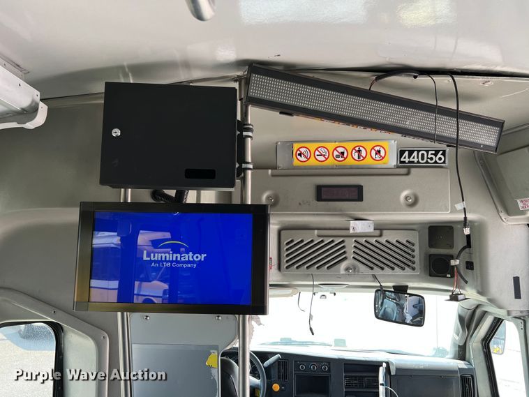 image for item LF9361 2017 Chevrolet Express G4500  shuttle bus