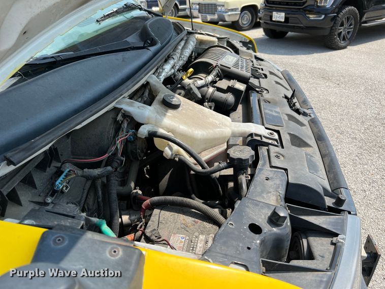 image for item LF9361 2017 Chevrolet Express G4500  shuttle bus