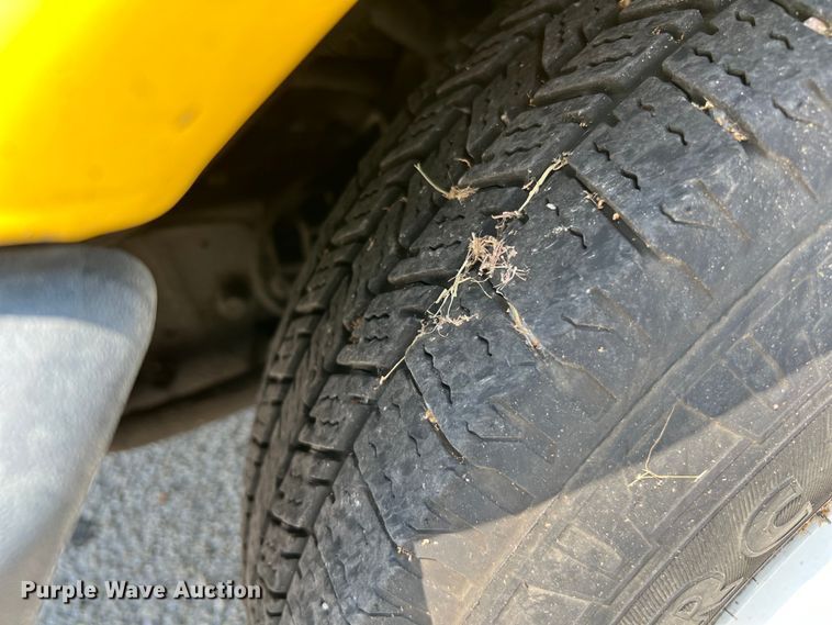 image for item LF9361 2017 Chevrolet Express G4500  shuttle bus