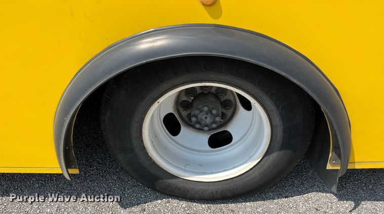 image for item LF9361 2017 Chevrolet Express G4500  shuttle bus