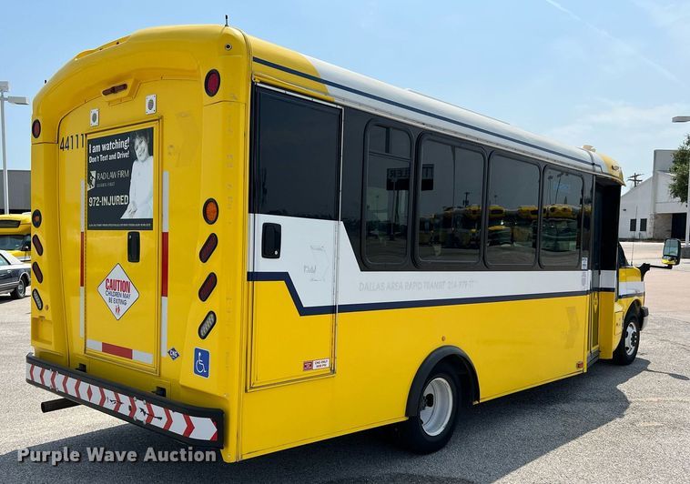 image for item LF9362 2018 Chevrolet Express G4500  shuttle bus