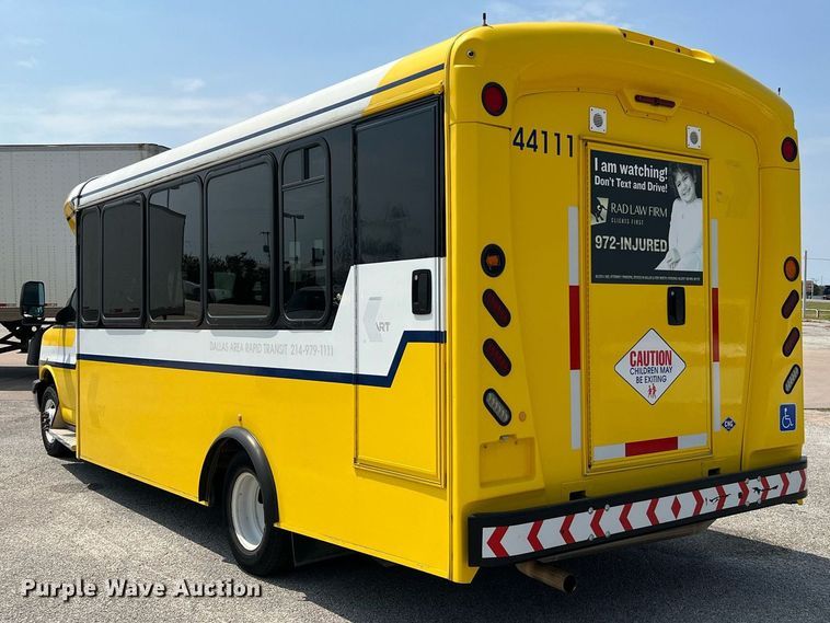 image for item LF9362 2018 Chevrolet Express G4500  shuttle bus