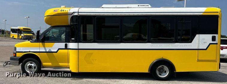 image for item LF9362 2018 Chevrolet Express G4500  shuttle bus