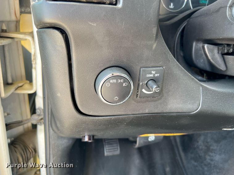 image for item LF9362 2018 Chevrolet Express G4500  shuttle bus