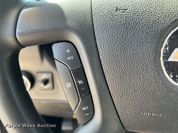 image for item LF9362 2018 Chevrolet Express G4500  shuttle bus