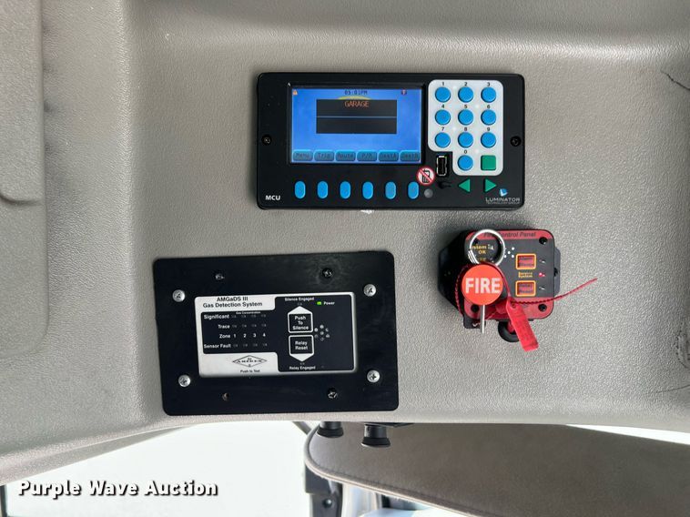 image for item LF9362 2018 Chevrolet Express G4500  shuttle bus