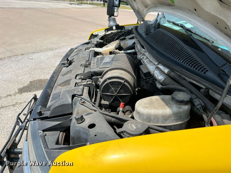 image for item LF9362 2018 Chevrolet Express G4500  shuttle bus