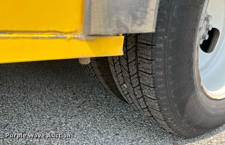 image for item LF9362 2018 Chevrolet Express G4500  shuttle bus