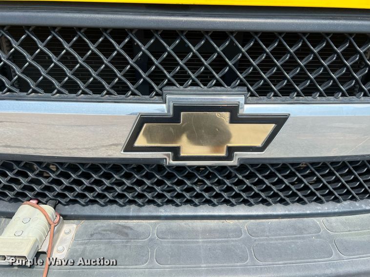 image for item LF9362 2018 Chevrolet Express G4500  shuttle bus