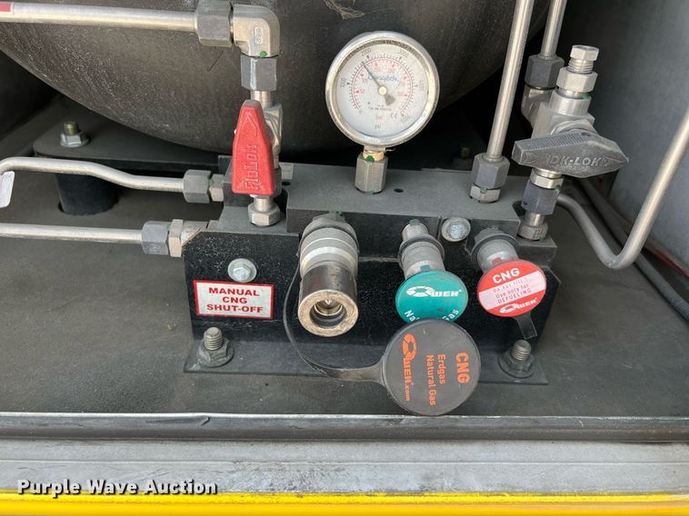 image for item LF9363 2017 Chevrolet Express G4500  shuttle bus