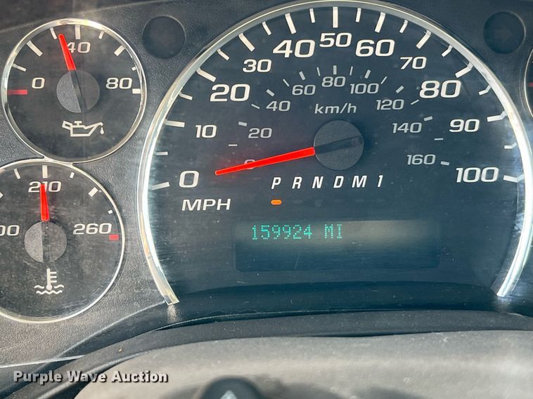 image for item LF9363 2017 Chevrolet Express G4500  shuttle bus