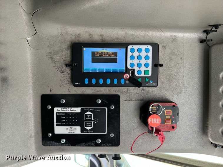 image for item LF9363 2017 Chevrolet Express G4500  shuttle bus