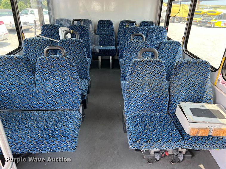 image for item LF9363 2017 Chevrolet Express G4500  shuttle bus