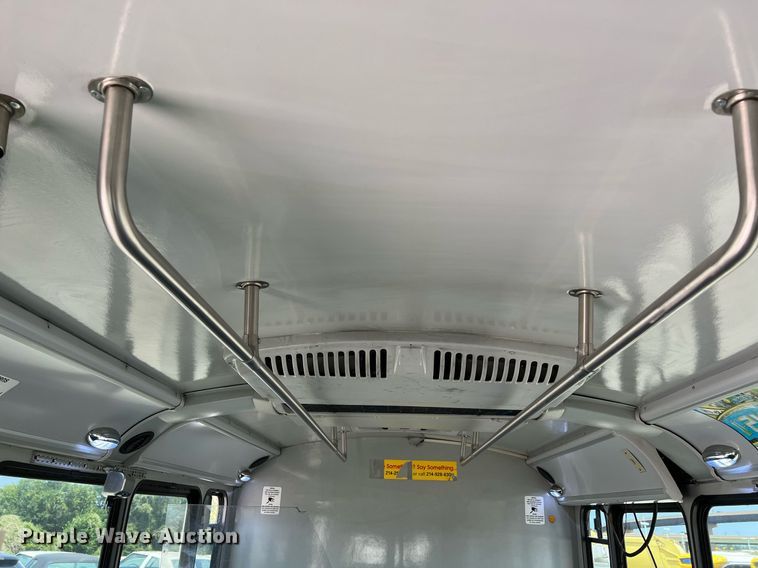 image for item LF9363 2017 Chevrolet Express G4500  shuttle bus