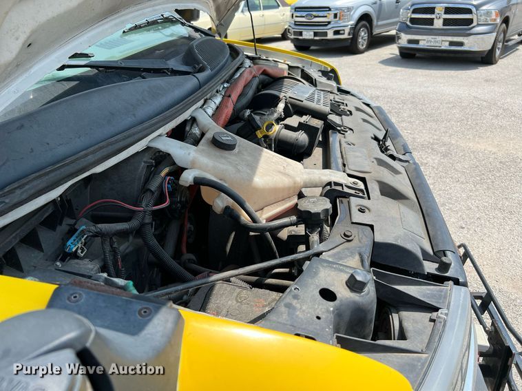 image for item LF9363 2017 Chevrolet Express G4500  shuttle bus