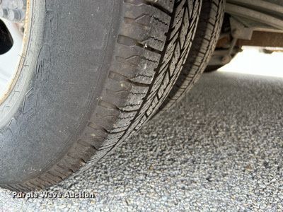 image for item LF9363 2017 Chevrolet Express G4500  shuttle bus