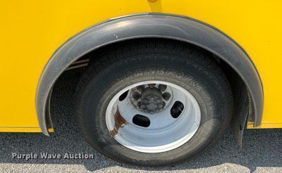 image for item LF9363 2017 Chevrolet Express G4500  shuttle bus