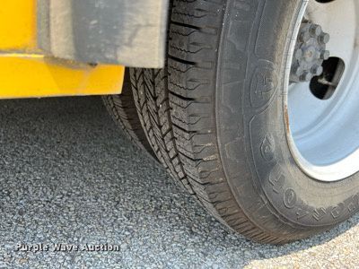 image for item LF9363 2017 Chevrolet Express G4500  shuttle bus