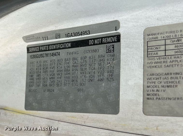 image for item LF9363 2017 Chevrolet Express G4500  shuttle bus