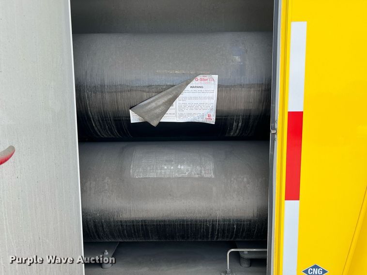 image for item LF9364 2017 Chevrolet Express G4500  shuttle bus