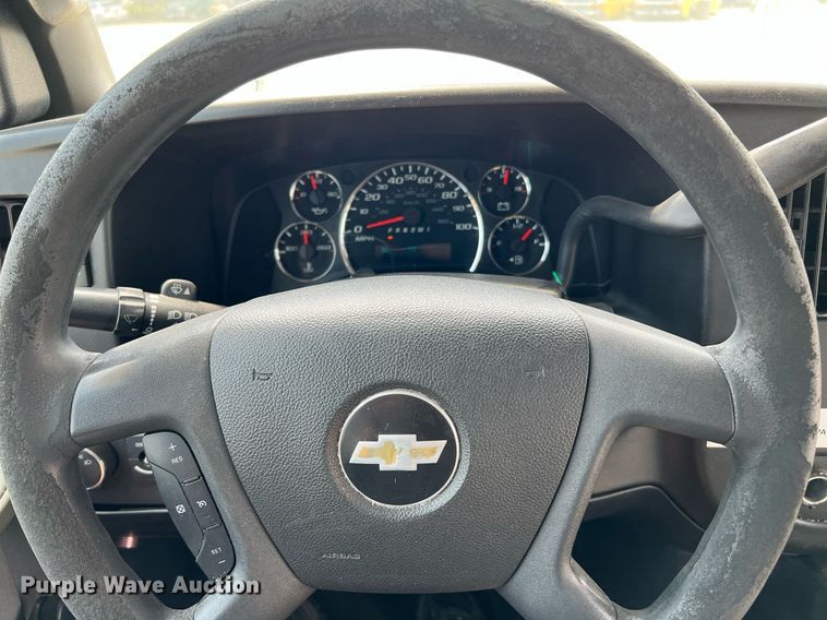 image for item LF9364 2017 Chevrolet Express G4500  shuttle bus