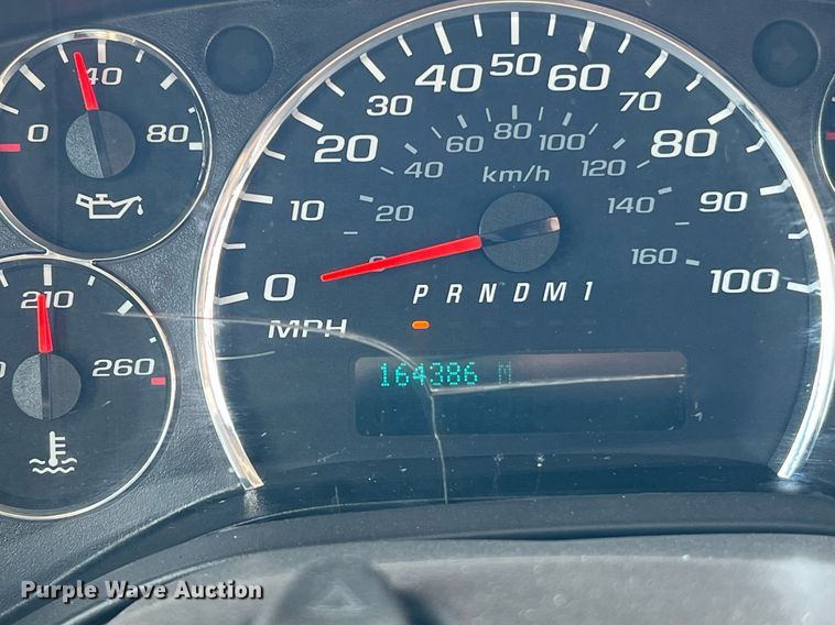 image for item LF9364 2017 Chevrolet Express G4500  shuttle bus