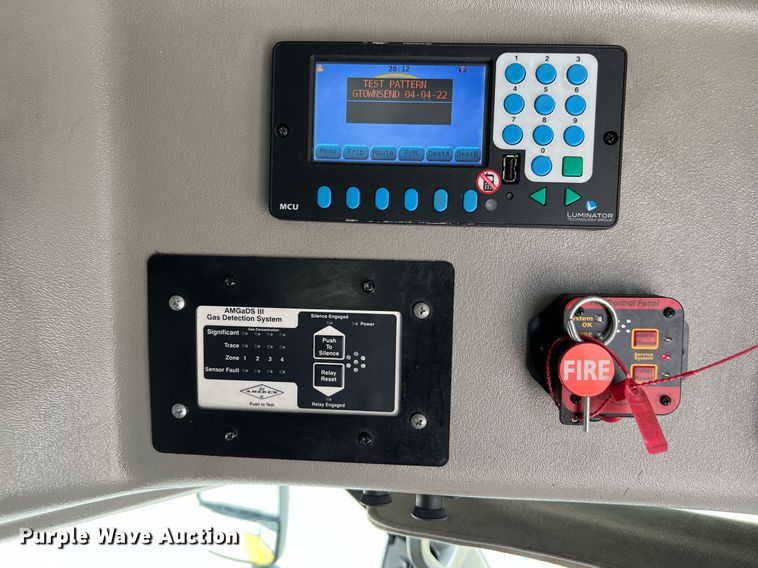 image for item LF9364 2017 Chevrolet Express G4500  shuttle bus