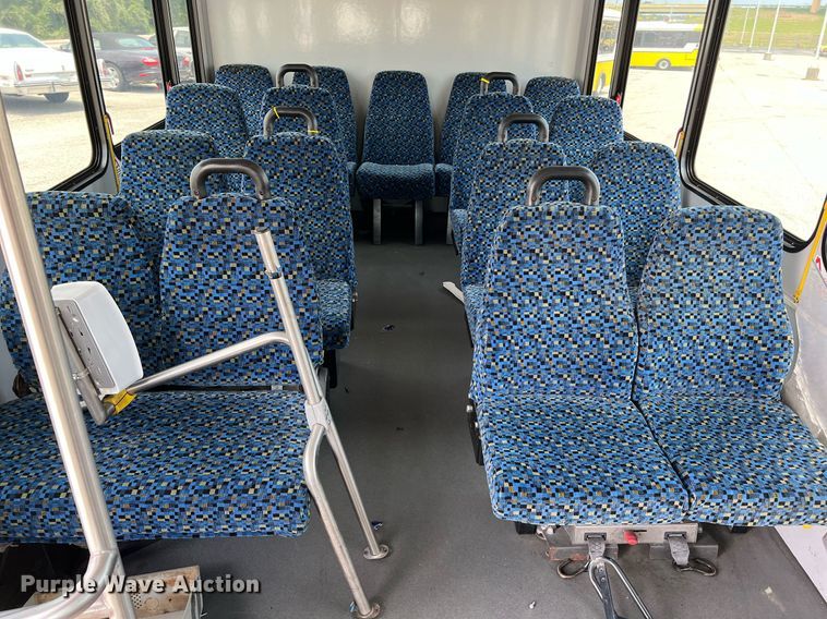 image for item LF9364 2017 Chevrolet Express G4500  shuttle bus