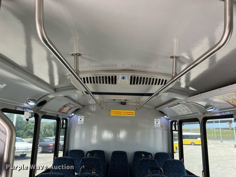 image for item LF9364 2017 Chevrolet Express G4500  shuttle bus