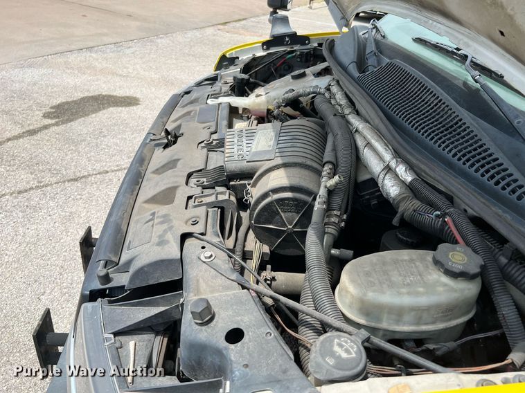 image for item LF9364 2017 Chevrolet Express G4500  shuttle bus