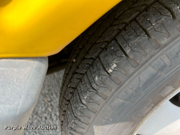 image for item LF9364 2017 Chevrolet Express G4500  shuttle bus