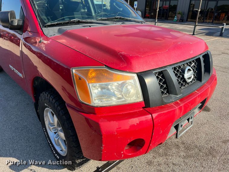 image for item LF9367 2012 Nissan Titan SV  pickup truck