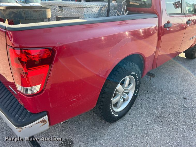 image for item LF9367 2012 Nissan Titan SV  pickup truck