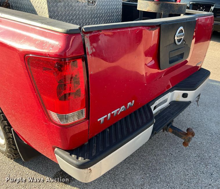 image for item LF9367 2012 Nissan Titan SV  pickup truck