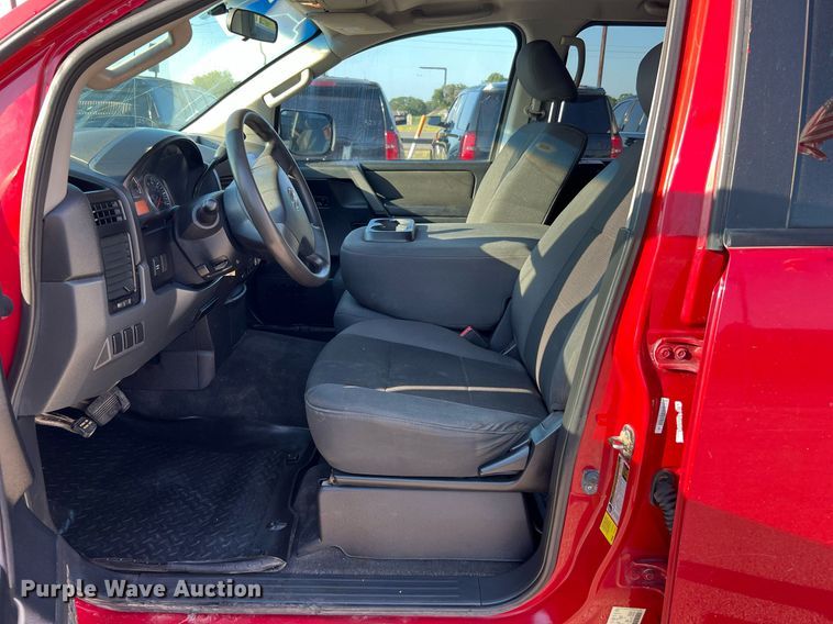 image for item LF9367 2012 Nissan Titan SV  pickup truck