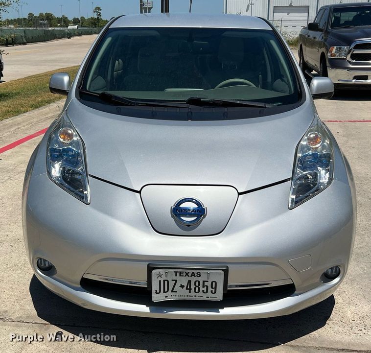 image for item LF9419 2013 Nissan Leaf