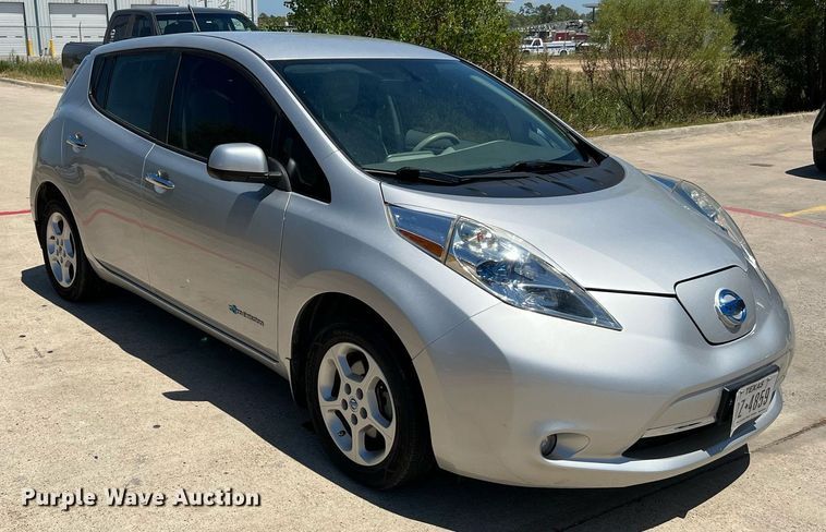 image for item LF9419 2013 Nissan Leaf