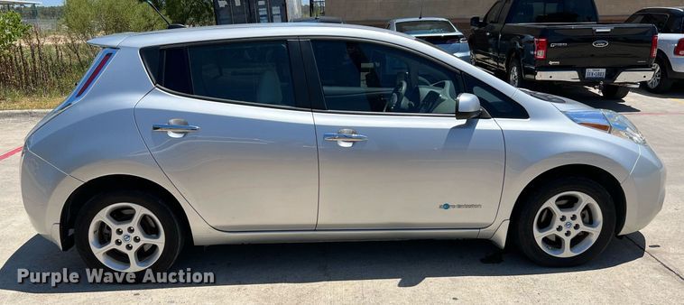 image for item LF9419 2013 Nissan Leaf